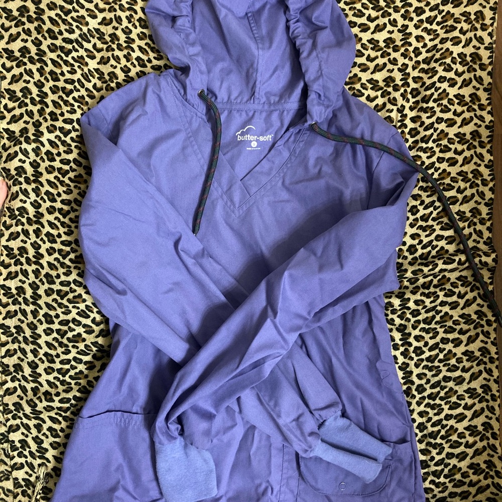 SOLD!! ButterSoft long sleeve scrub top